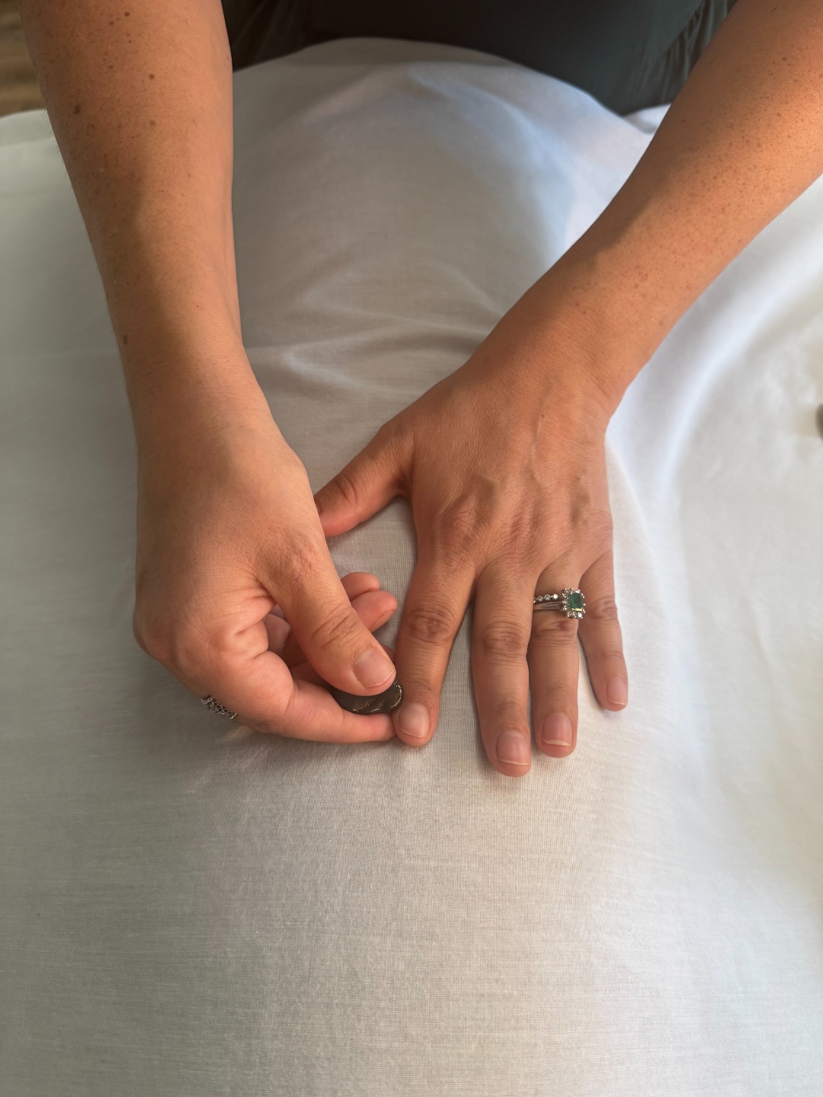 Using black obsidian at Large Intestine 1 beside the index fingernail